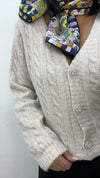 Cardigan in due colori con bottone gioiello