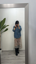 Camicia in jeans con fiori di perle
