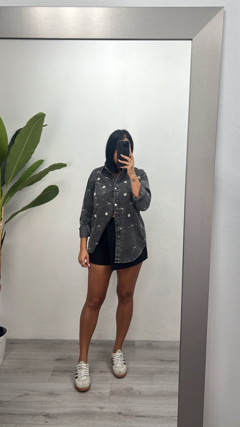 Camicia in jeans scuro con strass